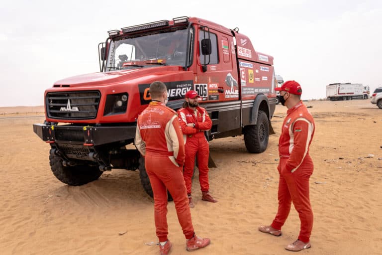Why Do Dakar Trucks Have A Crew Of 3?